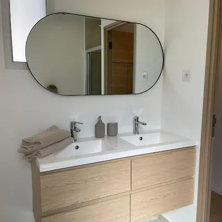 A 2 Pas De La Et Parking Prive ניס